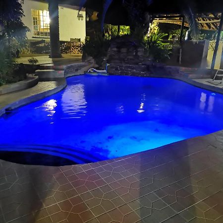 Parrot Lodge بولاوايو المظهر الخارجي الصورة