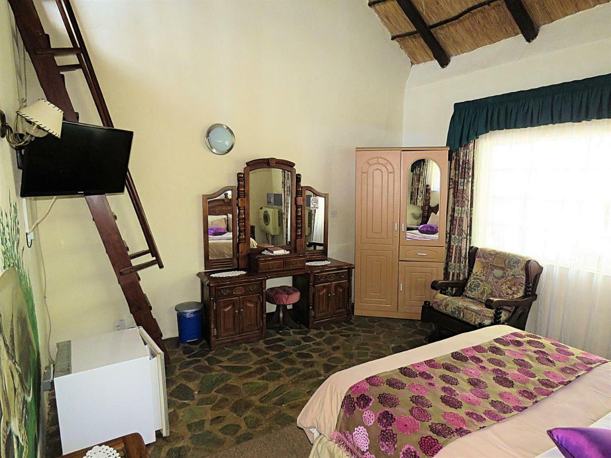 Parrot Lodge بولاوايو المظهر الخارجي الصورة