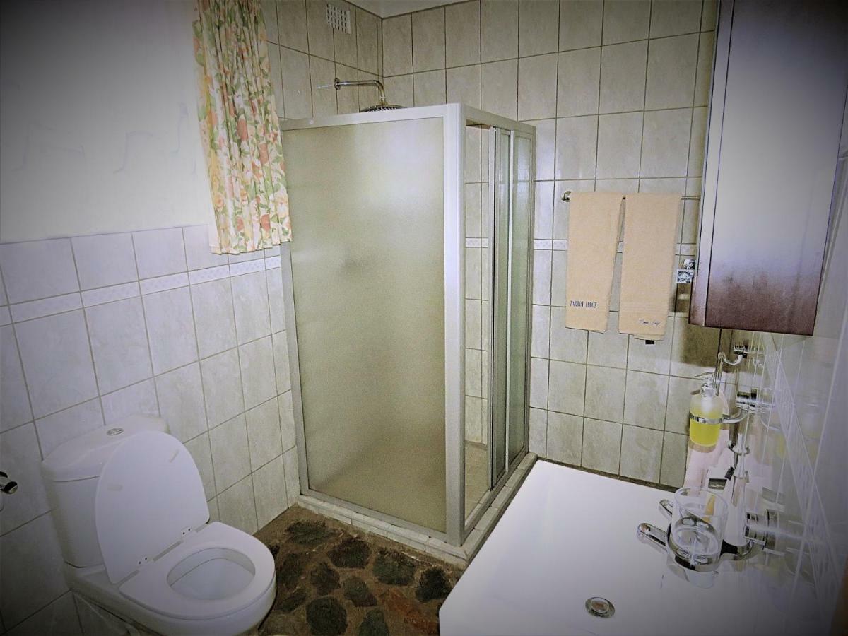 Parrot Lodge بولاوايو المظهر الخارجي الصورة