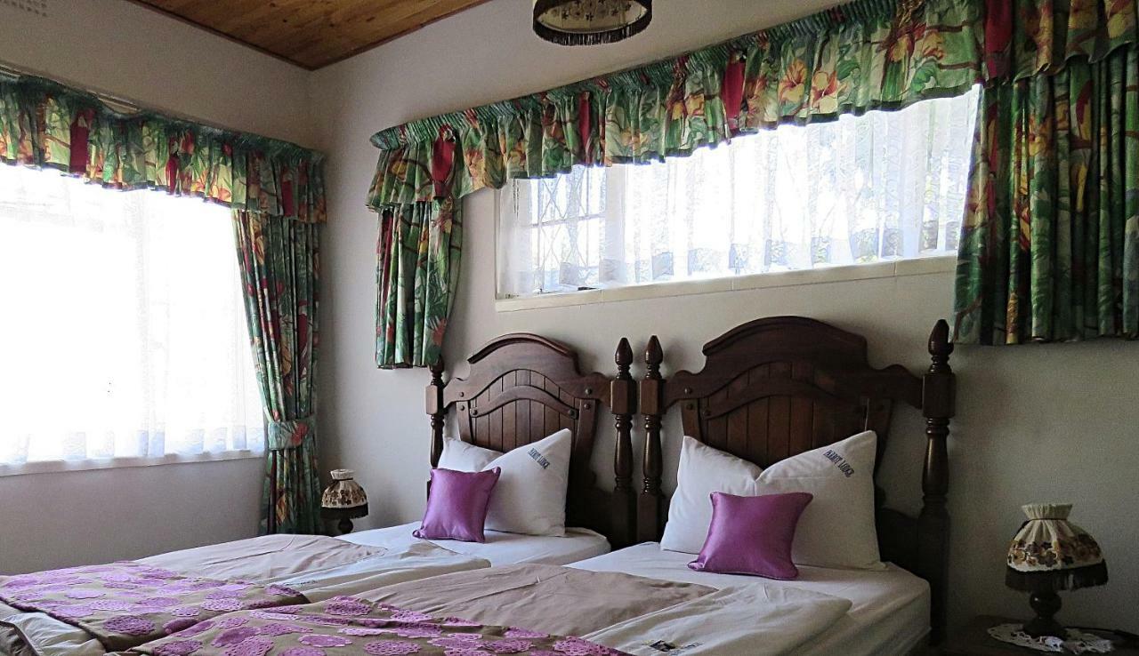 Parrot Lodge بولاوايو المظهر الخارجي الصورة