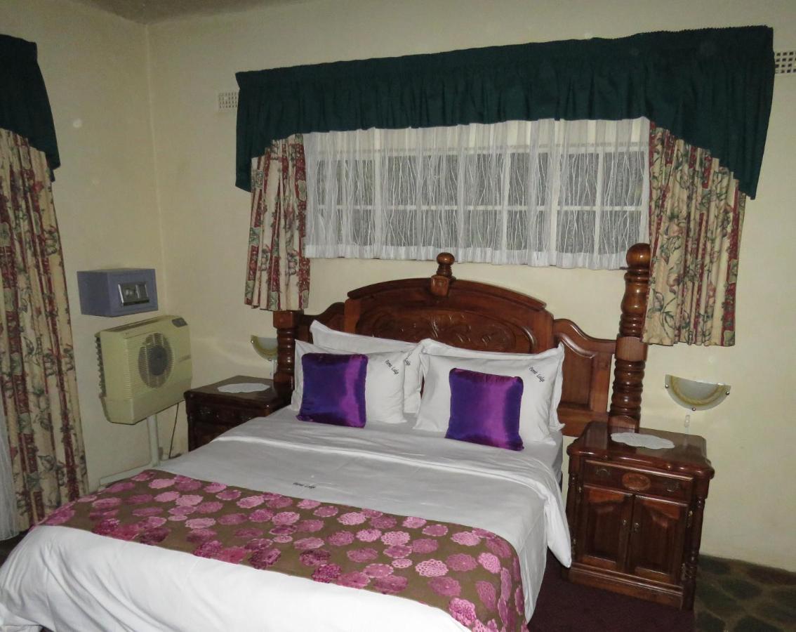 Parrot Lodge بولاوايو المظهر الخارجي الصورة